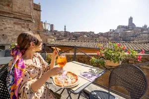 Goûtez aux saveurs de la Toscane dans la ville historique de Sienne avec nous.