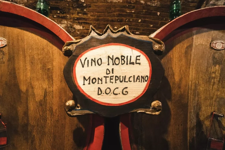 Montepulciano vino nobile suomutettu